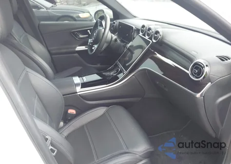 2024 Mercedes-Benz Glc 300 Suv z USA, uszkodzony, nr VIN W1NKM4GBXRF209387